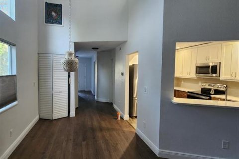 Townhouse in Dunedin, Florida 2 bedrooms, 102.19 sq.m. № 1718438 - photo 9