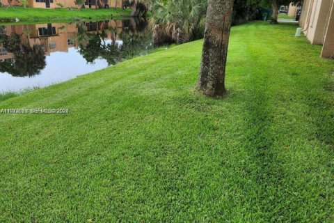 Condominio en alquiler en Lauderhill, Florida, 2 dormitorios, 81.1 m2 № 2033210 - foto 5
