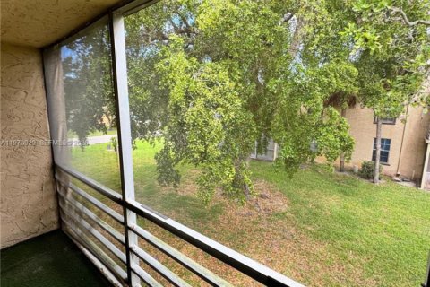 Condominio en alquiler en Lauderhill, Florida, 2 dormitorios, 81.1 m2 № 2033210 - foto 12