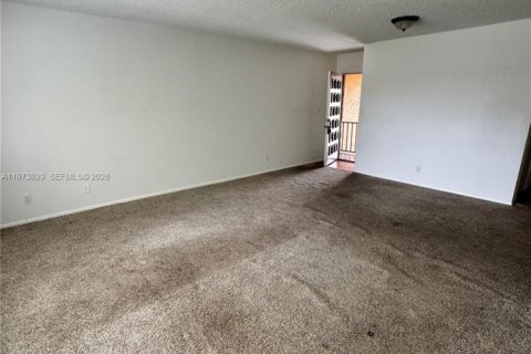 Condominio en alquiler en Lauderhill, Florida, 2 dormitorios, 81.1 m2 № 2033210 - foto 10