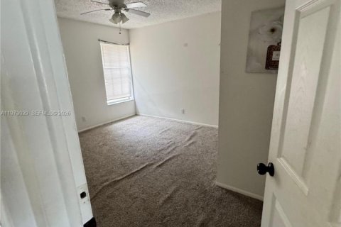 Condominio en alquiler en Lauderhill, Florida, 2 dormitorios, 81.1 m2 № 2033210 - foto 18
