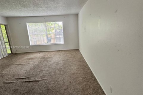 Condominio en alquiler en Lauderhill, Florida, 2 dormitorios, 81.1 m2 № 2033210 - foto 23