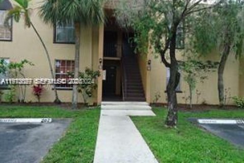 Condominio en alquiler en Lauderhill, Florida, 2 dormitorios, 81.1 m2 № 2033210 - foto 4