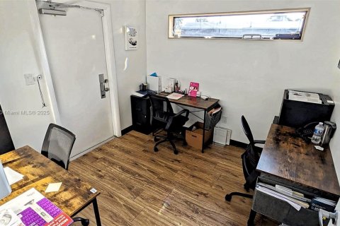 Commercial property in Hollywood, Florida № 1812308 - photo 21