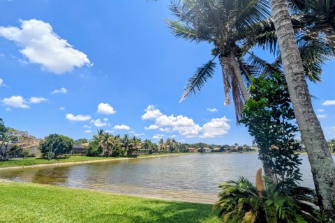 House in Lake Worth, Florida 4 bedrooms, 253.34 sq.m. № 2183256 - photo 18