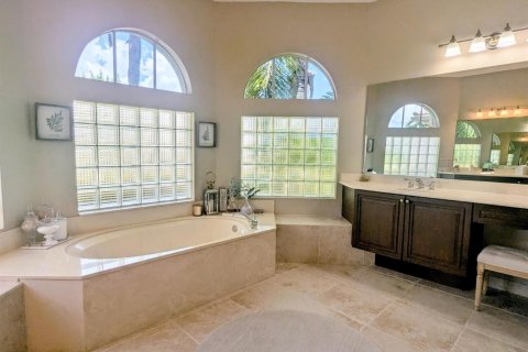 House in Lake Worth, Florida 4 bedrooms, 253.34 sq.m. № 2183256 - photo 27
