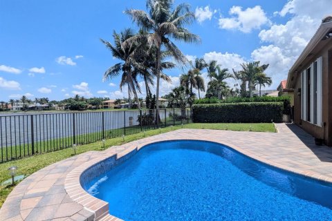 House in Lake Worth, Florida 4 bedrooms, 253.34 sq.m. № 2183256 - photo 16