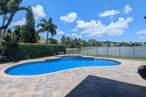 House in Lake Worth, Florida 4 bedrooms, 253.34 sq.m. № 2183256 - photo 14