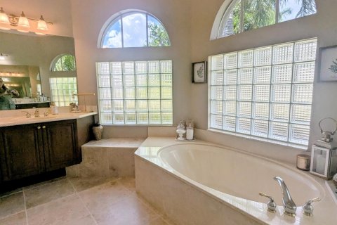 House in Lake Worth, Florida 4 bedrooms, 253.34 sq.m. № 2183256 - photo 26