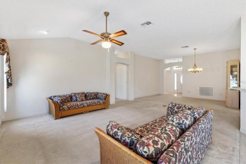 Casa en venta en The Villages, Florida, 3 dormitorios, 188.31 m2 № 2167009 - foto 5