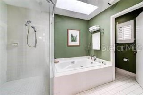 House in Largo, Florida 3 bedrooms, 243.78 sq.m. № 1716823 - photo 16