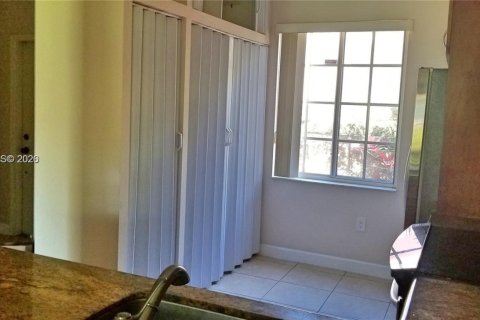 Touwnhouse à vendre à Palmetto Bay, Floride: 3 chambres, 127.28 m2 № 2024195 - photo 5