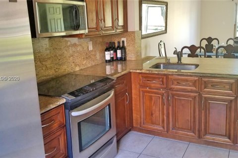 Touwnhouse à vendre à Palmetto Bay, Floride: 3 chambres, 127.28 m2 № 2024195 - photo 4