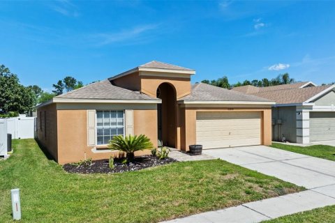 House in Wesley Chapel, Florida 3 bedrooms, 141.68 sq.m. № 1612858 - photo 1