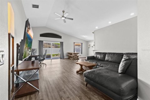 House in Wesley Chapel, Florida 3 bedrooms, 141.68 sq.m. № 1612858 - photo 5