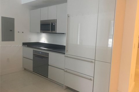 Снять в аренду кондоминиум в Майами, Флорида 2 спальни, 119.19м2, № 2193749 - фото 24