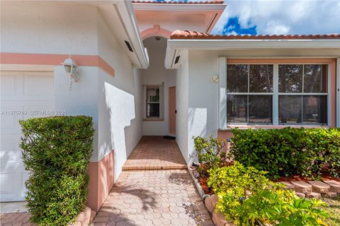 Villa ou maison à vendre à Coral Springs, Floride: 3 chambres, 203.27 m2 № 2041454 - photo 3