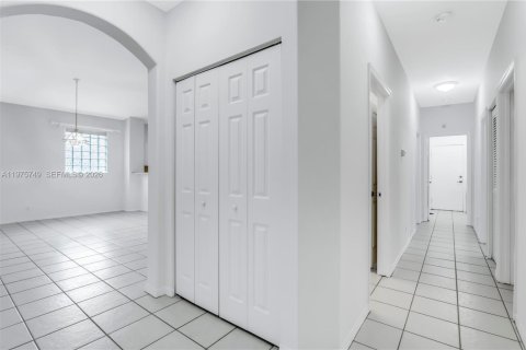Villa ou maison à vendre à Coral Springs, Floride: 3 chambres, 203.27 m2 № 2041454 - photo 30