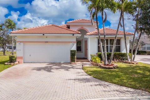 Villa ou maison à Coral Springs, Floride 3 chambres, 203.27 m2 № 2041454