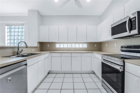 Villa ou maison à vendre à Coral Springs, Floride: 3 chambres, 203.27 m2 № 2041454 - photo 13