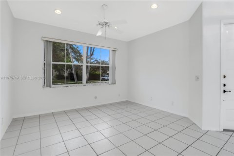Villa ou maison à vendre à Coral Springs, Floride: 3 chambres, 203.27 m2 № 2041454 - photo 6
