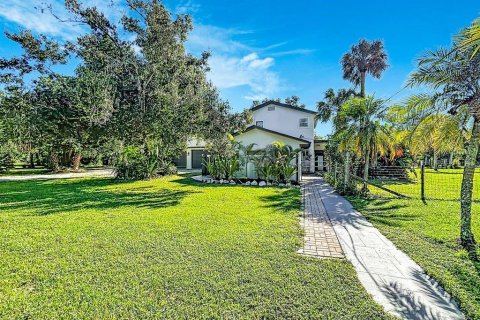 Casa en venta en Punta Gorda, Florida, 4 dormitorios, 315.87 m2 № 2383494 - foto 3
