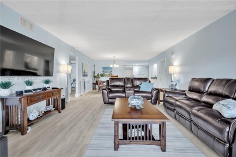 Купить кондоминиум в Сент-Луси, Флорида 3 спальни, 139.73м2, № 2053458 - фото 12