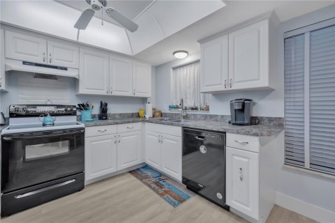 Купить кондоминиум в Сент-Луси, Флорида 3 спальни, 139.73м2, № 2053458 - фото 16