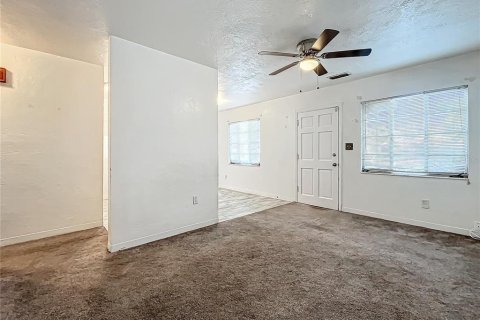 House in Saint Petersburg, Florida 2 bedrooms, 72.09 sq.m. № 1411413 - photo 11