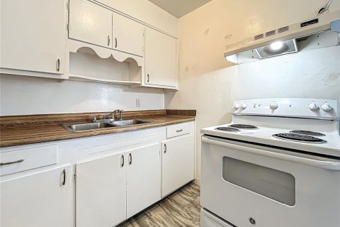 House in Saint Petersburg, Florida 2 bedrooms, 72.09 sq.m. № 1411413 - photo 6