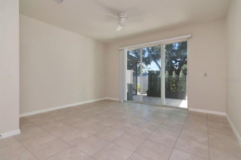 Touwnhouse à vendre à Tampa, Floride: 2 chambres, 147.53 m2 № 2110090 - photo 11