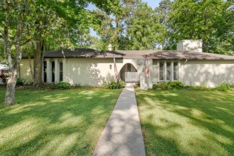 House in Gainesville, Florida 4 bedrooms, 208.66 sq.m. № 1662034 - photo 1