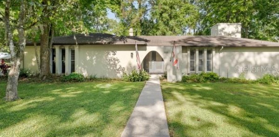 House in Gainesville, Florida 4 bedrooms, 208.66 sq.m. № 1662034
