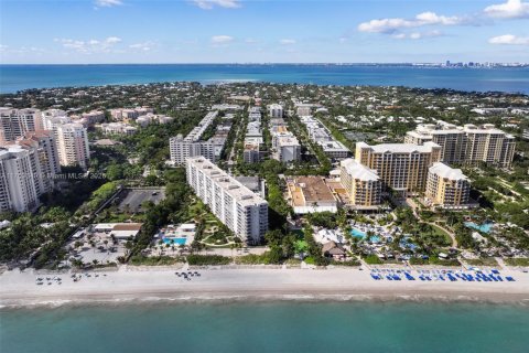 Condo in Key Biscayne, Florida, 4 bedrooms  № 1458114 - photo 30