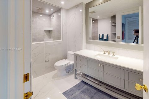 Condo in Miami, Florida, 2 bedrooms  № 1623133 - photo 17