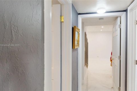 Condo in Miami, Florida, 2 bedrooms  № 1623133 - photo 19