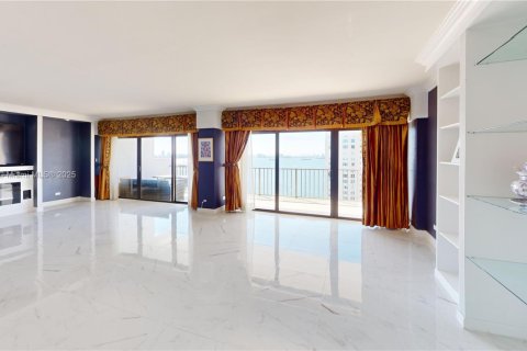 Condo in Miami, Florida, 2 bedrooms  № 1623133 - photo 3