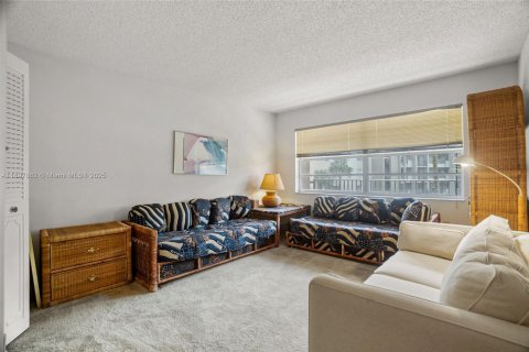 Condominio en venta en Lauderhill, Florida, 3 dormitorios, 164.44 m2 № 1949511 - foto 19
