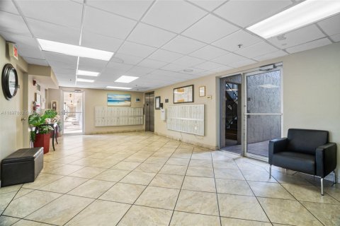 Condominio en venta en Lauderhill, Florida, 3 dormitorios, 164.44 m2 № 1949511 - foto 28