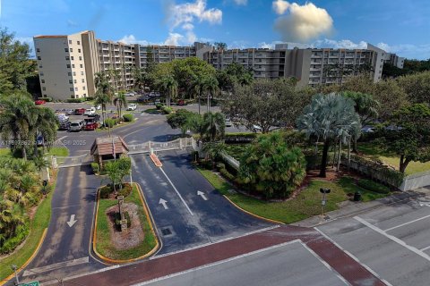 Condominio en venta en Lauderhill, Florida, 3 dormitorios, 164.44 m2 № 1949511 - foto 24