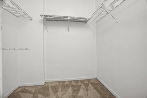 Condominio en venta en Lauderhill, Florida, 3 dormitorios, 164.44 m2 № 1949511 - foto 20