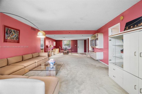 Condominio en venta en Lauderhill, Florida, 3 dormitorios, 164.44 m2 № 1949511 - foto 6