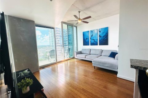 Condominio en alquiler en Tampa, Florida, 1 dormitorio, 66.33 m2 № 1678324 - foto 4