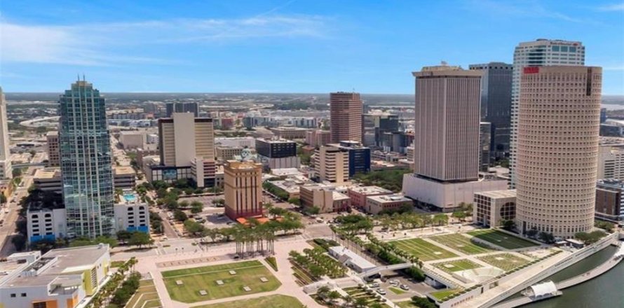 Condominio en Tampa, Florida, 1 dormitorio № 1678324