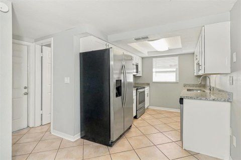 Villa ou maison à louer à Port Richey, Floride: 3 chambres, 121.7 m2 № 2390876 - photo 7