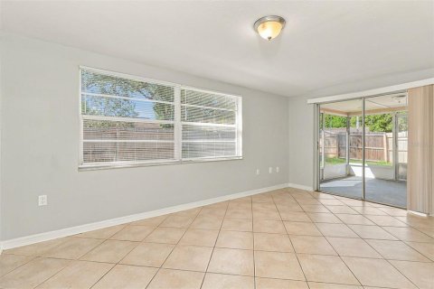 Villa ou maison à louer à Port Richey, Floride: 3 chambres, 121.7 m2 № 2390876 - photo 4