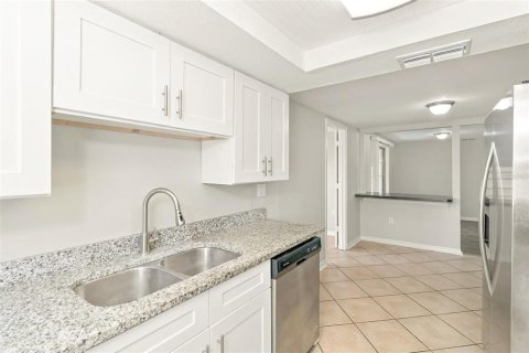 Villa ou maison à louer à Port Richey, Floride: 3 chambres, 121.7 m2 № 2390876 - photo 6