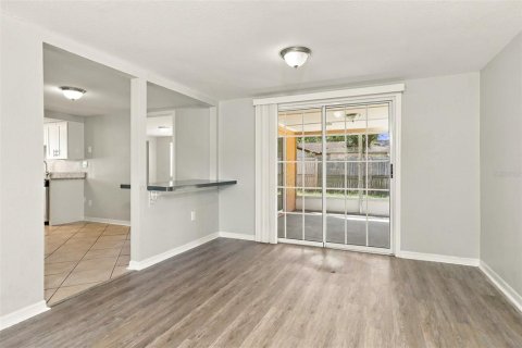 Villa ou maison à louer à Port Richey, Floride: 3 chambres, 121.7 m2 № 2390876 - photo 3
