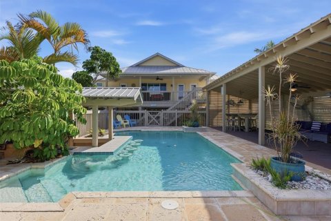House in Placida, Florida 2 bedrooms, 117.43 sq.m. № 2197748 - photo 3