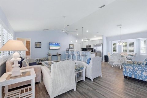 House in Placida, Florida 2 bedrooms, 117.43 sq.m. № 2197748 - photo 7